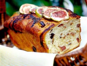 pane dolce uvetta e fichi